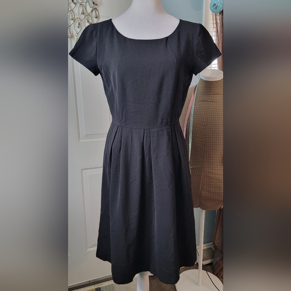 Armani Collezioni Dresses & Skirts - Armani Collezioni 90s Y2K Classic  Black Dress Womens 8 A Line Midi Wool Cap Sle